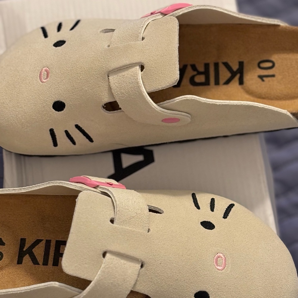 Kira Brand Hello Kitty Clogs